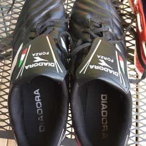 Men’s DIADORA FORZA size 12
